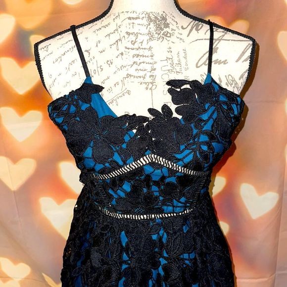 🔥NWT🔥ROMEO & JULIET🔥BLACK/EMERALD LACE DRESS🔥 - Picture 7 of 8